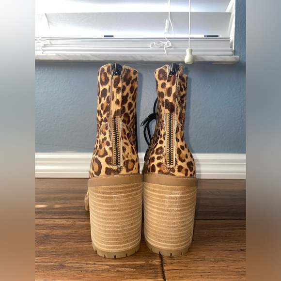 🖤Leopard Booties lace up boots chunky boots ankle boot Dolce Vita block heel - Picture 7 of 14
